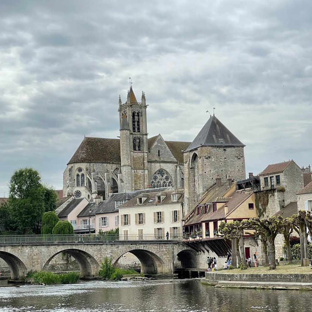 Town Moret Sur Loing 2
